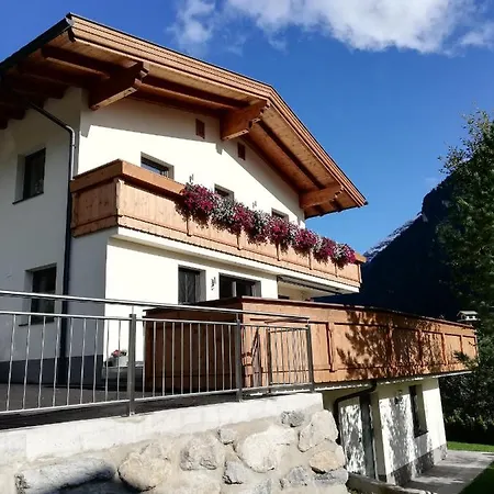 Apartman Kristall Tux