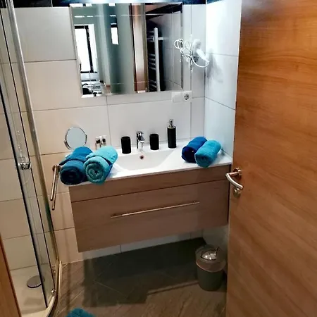 Kristall Lejlighed Tux