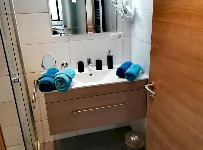 Kristall アパート トゥクス