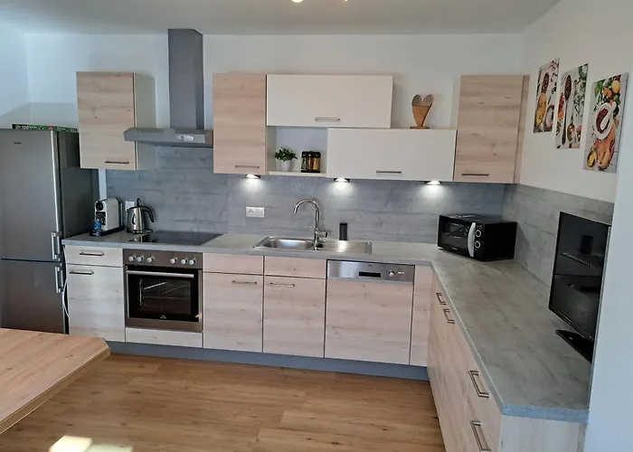 Kristall アパート トゥクス